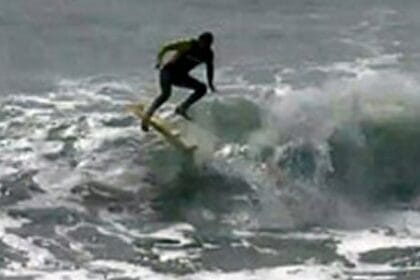 Kickflip auf dem Surfboard